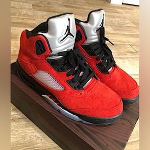 Jordan 5 Raging Bull Size 10.5